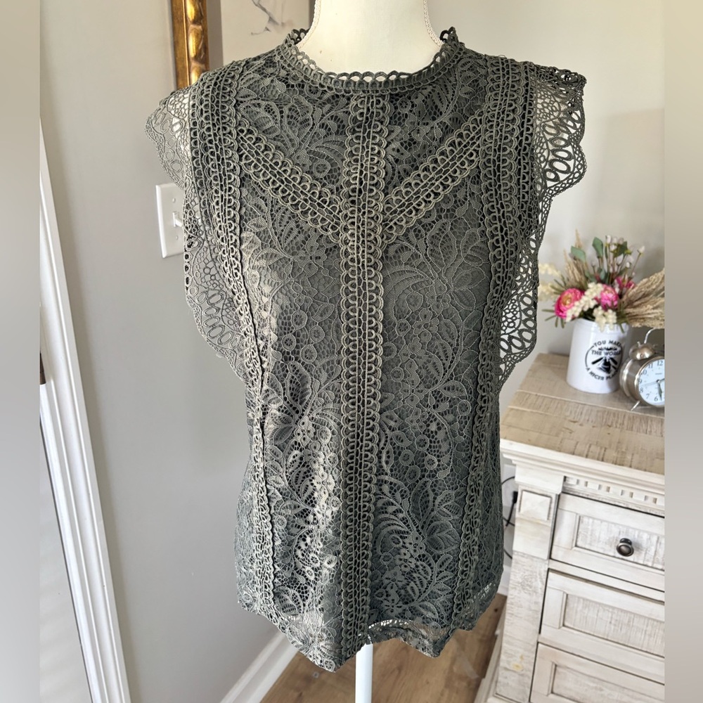 NWT Cable & Gauge Olive green lace sleeveless blouse size small Dry oregano